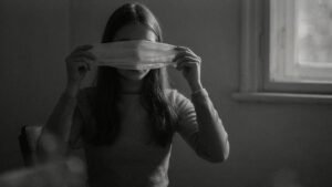 What Makes a Hidden Face Girl Picture Aesthetic